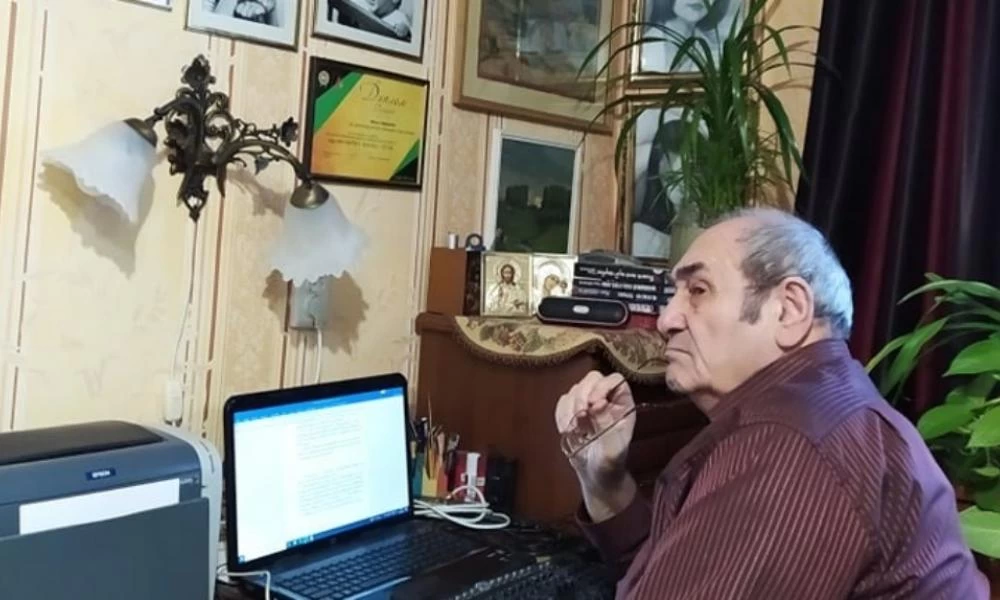 Πόλεμος στην Ουκρανία: Ο Ουκρανός συγγραφέας ελληνικής καταγωγής Ιβάν Αβράμοφ μιλά από το Κίεβο